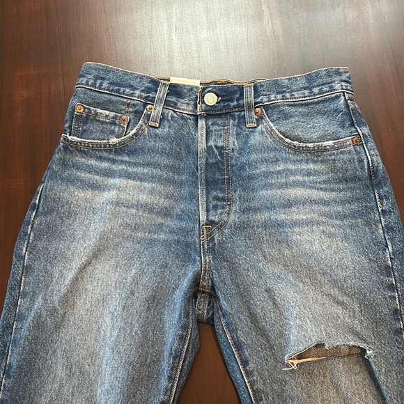 Levi’s 501 Button Fly High Waisted 
Distressed Cropped Jeans Paint Splatter Hem - Picture 14 of 16